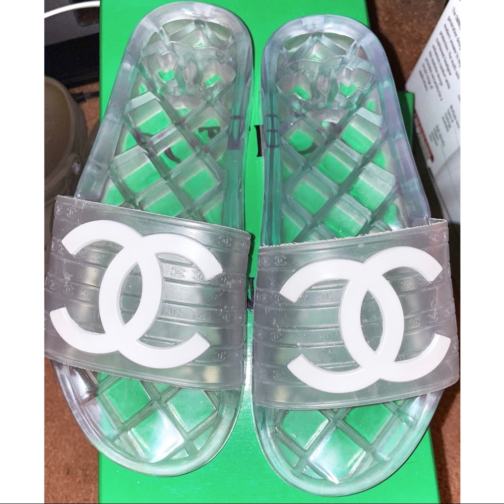 Chanel Interlocking CC Logo Slides